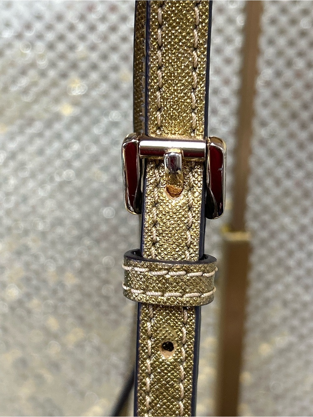 Michael Kors Gold Crossbody Bag Approx. 9.5 x 6.5 x 2 - Picture 10 of 16